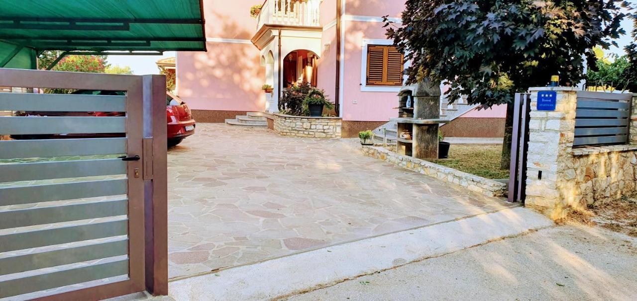 Apartmani Radmila Nova Vas (Porec) Exterior foto