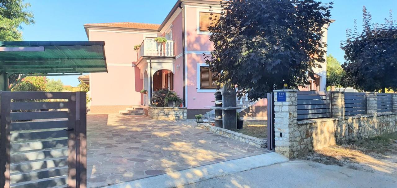 Apartmani Radmila Nova Vas (Porec) Exterior foto
