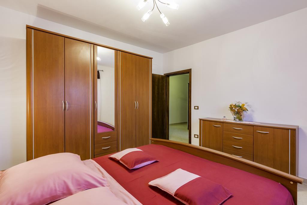 Apartmani Radmila Nova Vas (Porec) Exterior foto