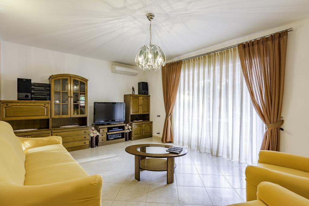 Apartmani Radmila Nova Vas (Porec) Exterior foto